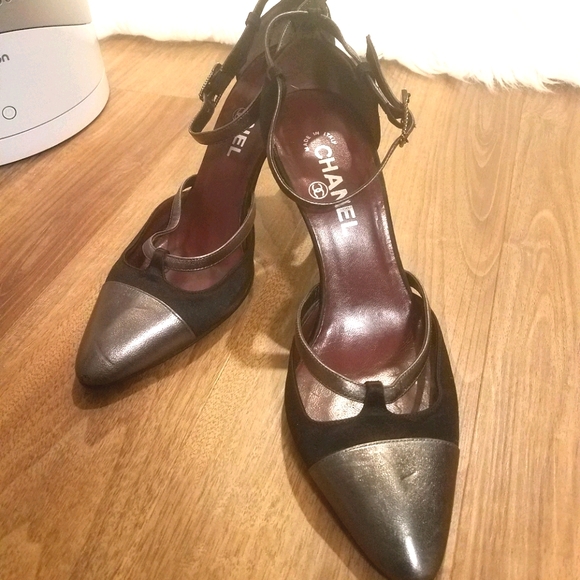 Authentic Chanel Satin Heels  GUC - Picture 1 of 14